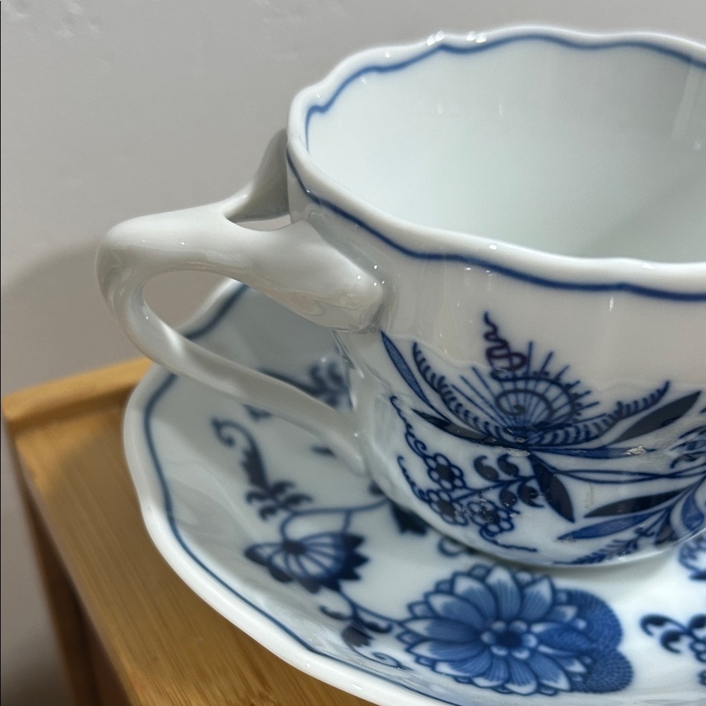 Blue Danube, Teacup and Saucer Set - Classic Floral Design - Picture 4 of 12